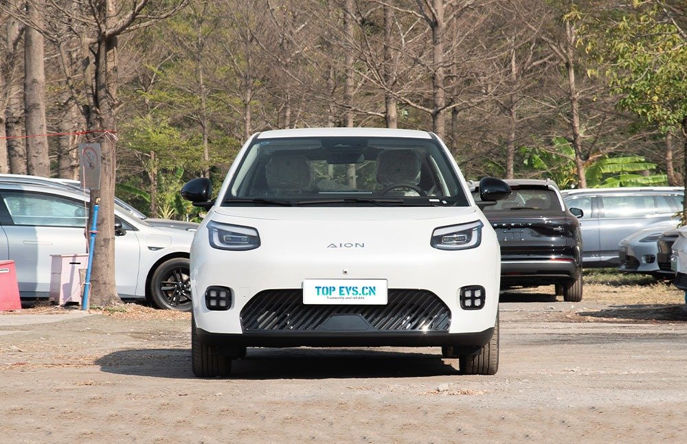 imgi_3_1_3(73) AION UT 2026– China Export Vehicle | China Vehicle Export South Africa - Image 1
